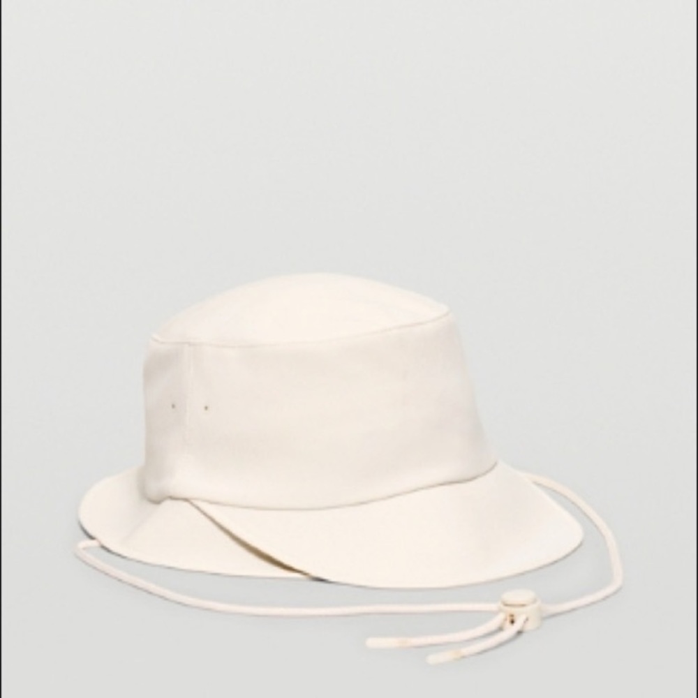 NWT Lululemon Wide Brim Bucket Hat With Strap White Opal Sz XS/S